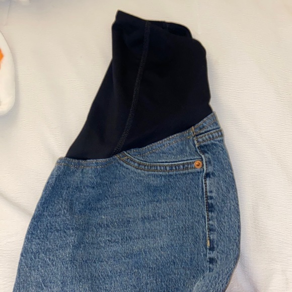 Ingrid & Isabel Maternity Jeans (size 2) - Picture 2 of 9